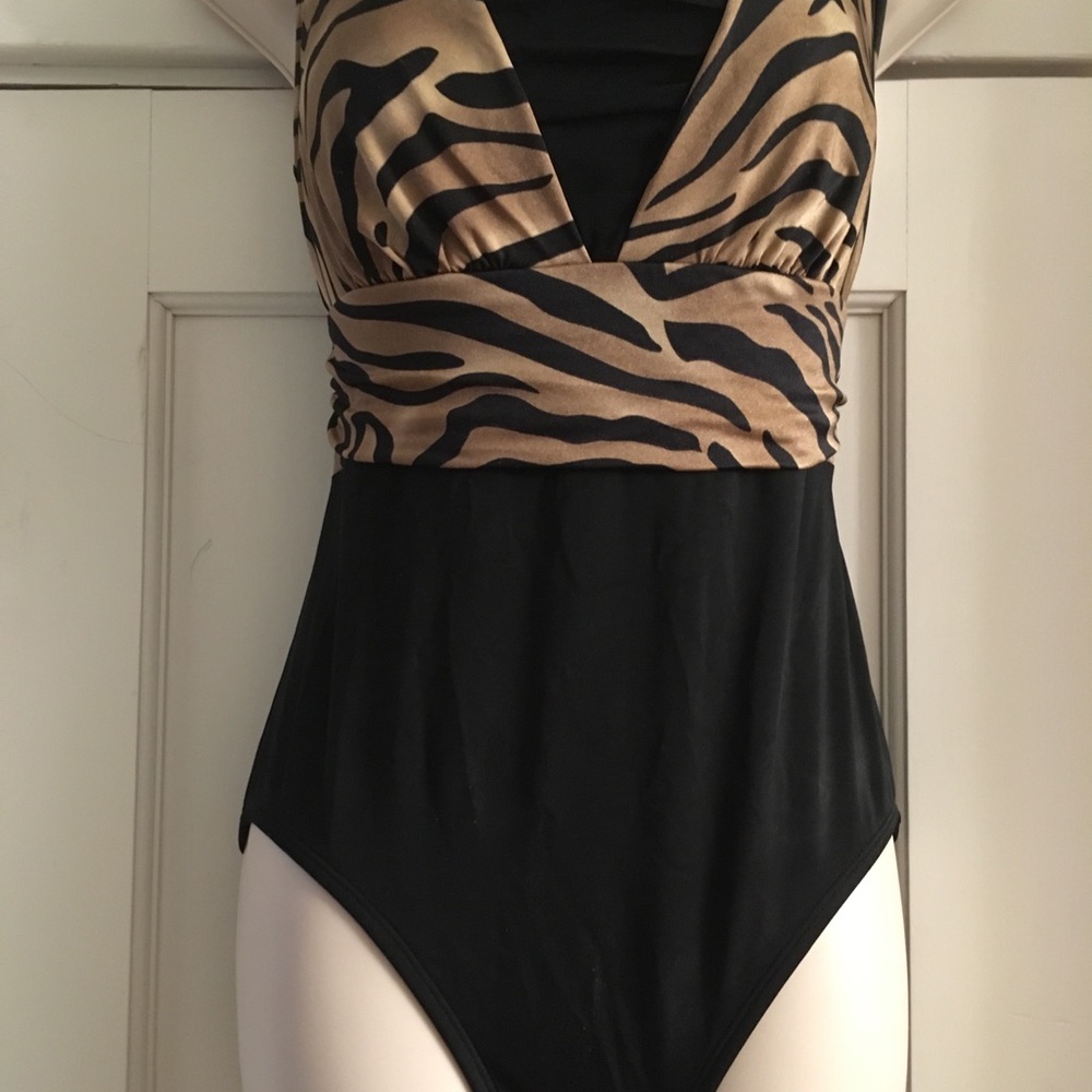 Size 8 Bathing suit,Croft&Barrow. Worn little